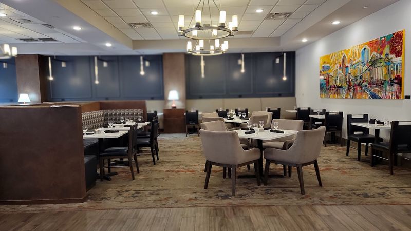 Bridges Restaurant & Lounge, Little Rock
