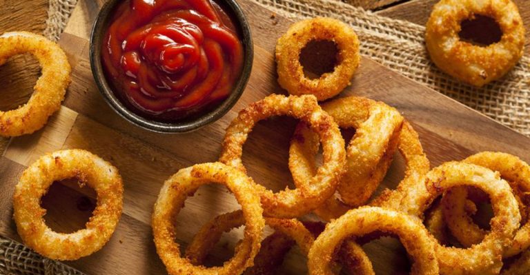 8 Chains Where The Onion Rings Are A Miss & 8 That Are Just Perfect