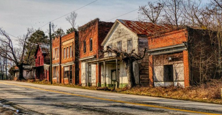8 Deserted Ghost Towns In Virginia That History Buffs Can’t Resist Exploring