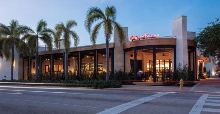 8 Florida Food Spots Locals Skip & 8 Local Eateries You Have To Try
