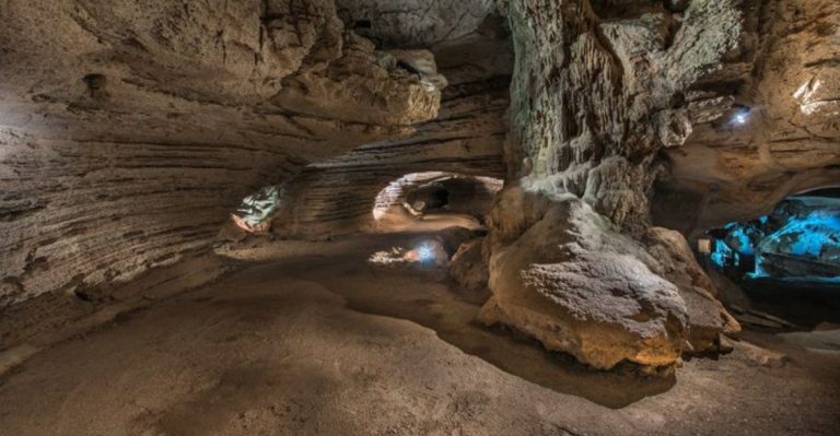 8 Hidden Texas Caves That Feel Like A Whole Other World Underground