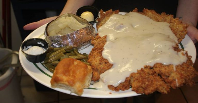 7 Kansas Chicken Fried Steak Dinners That Can Barely Fit On The Plate