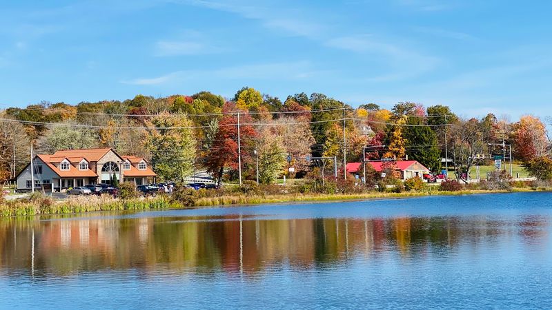 8 Miles From Laurel Caverns Tours