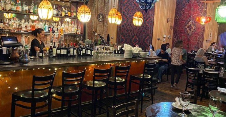 8 North Carolina Restaurants Locals Visit Every Week (And Tourists Totally Miss)