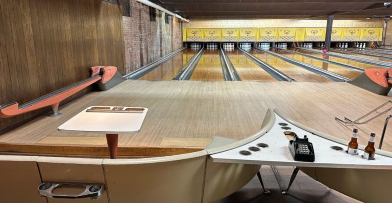 8 Old-School Ohio Bowling Alleys That Are History (And 5 You Can Still Visit)