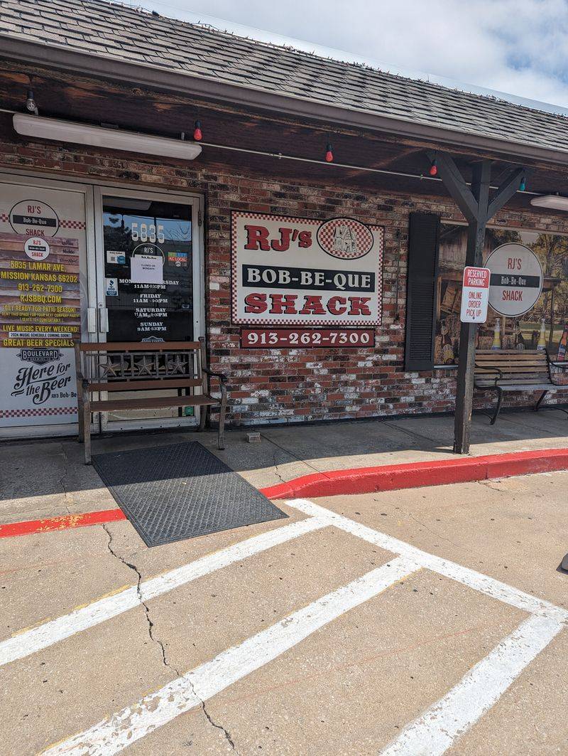 9. RJ's Bob-Be-Que Shack, Mission