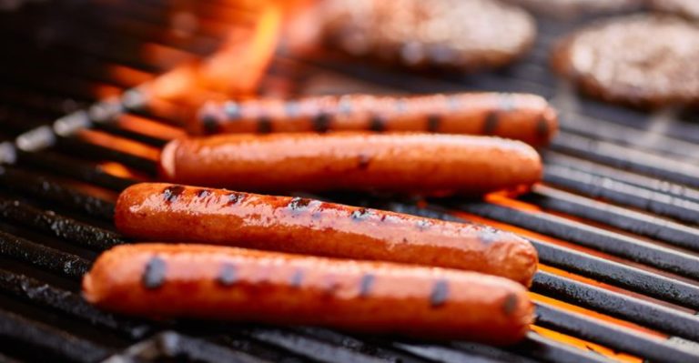 9 Biggest Mistakes People Keep Making When Grilling Hot Dogs