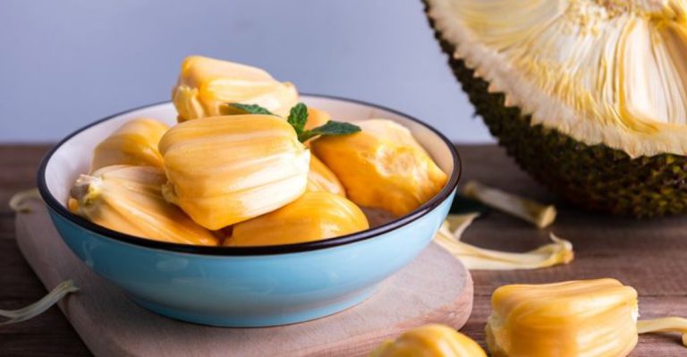 9 Fruits That Have A Surprising Amount Of Proteins (And The Best Ways To Enjoy Them)