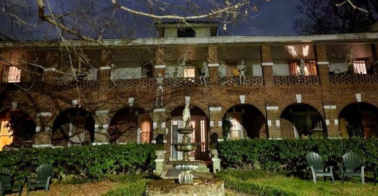 9 Haunted Tennessee Inns Perfect For A Spine-Chilling Halloween Getaway