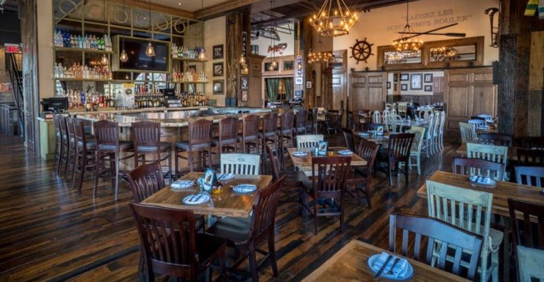 9 Mississippi Seafood Chains That Locals Say Are Worth The Splurge