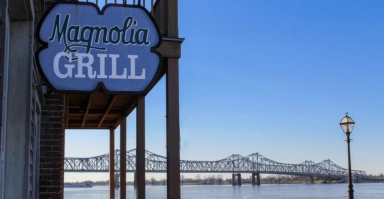 9 Mississippi Waterfront Restaurants Where Catfish And Beautiful Views Go Hand In Hand