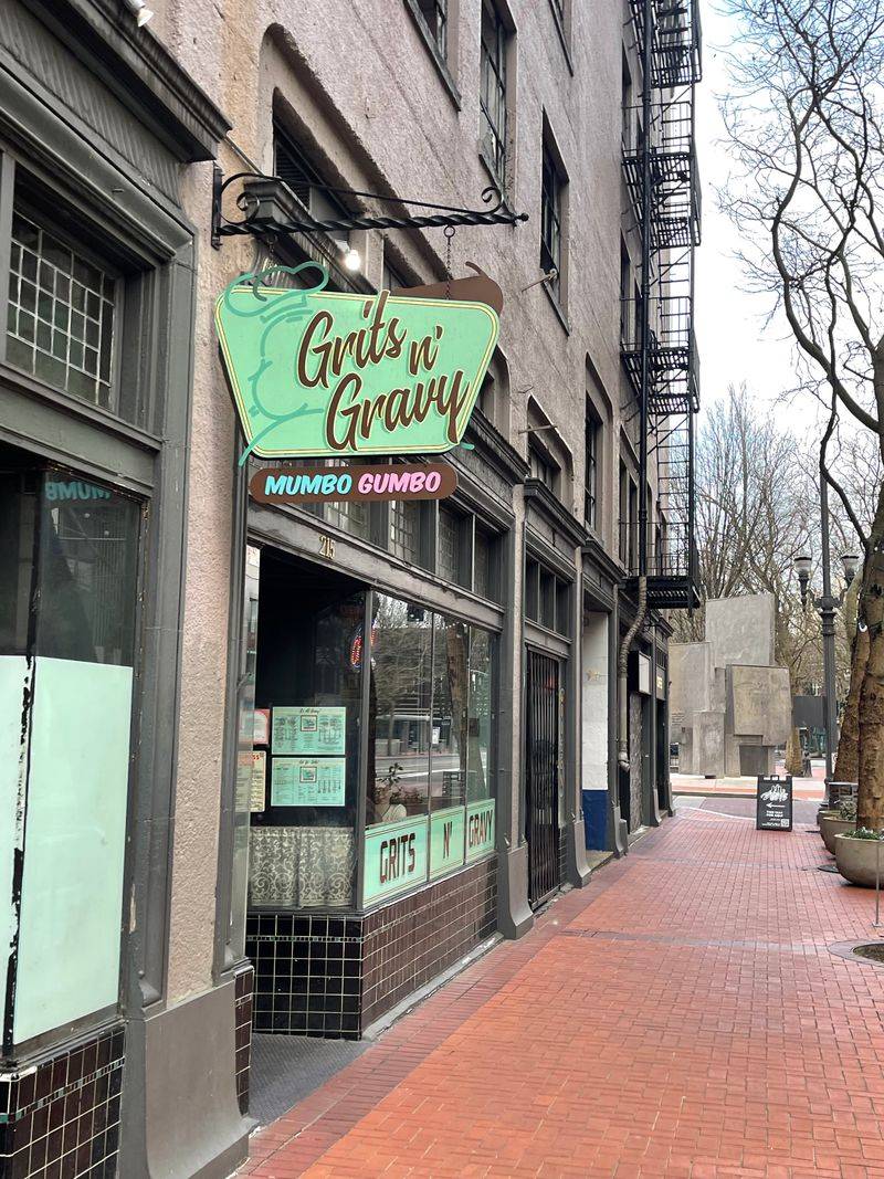 Grits N' Gravy