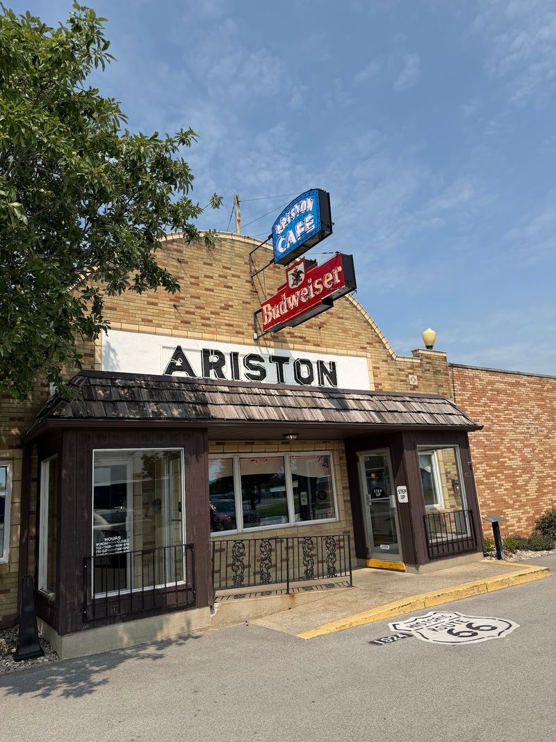 A 1935 café was built for the Route 66 traffic stream