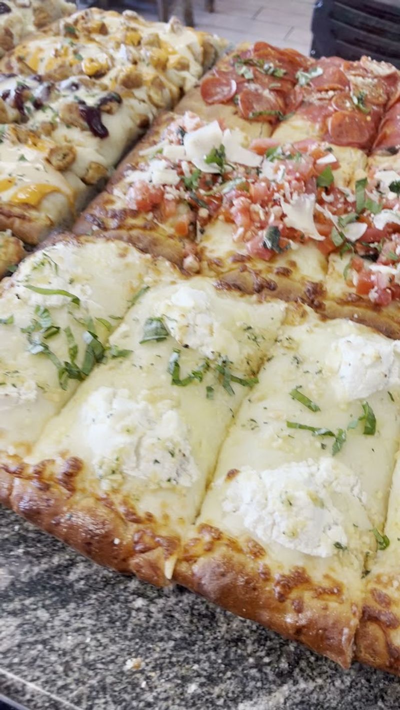 Custom Pizza Combinations That Go Way Beyond Pepperoni