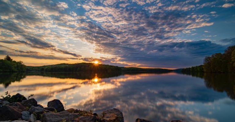 A 45 Minute Drive From Pittsburgh, Pennsylvania Leads To This Huge Lake Park With Beaches And Hiking