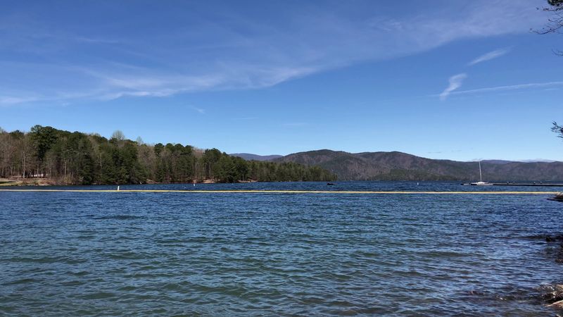 A 7,500-Acre Reservoir With Mountain Views