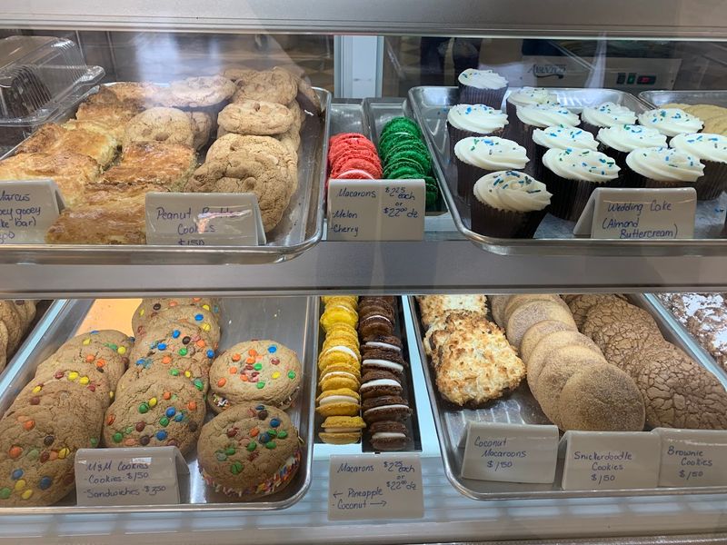 A Bakery Case That Makes Choosing Difficult