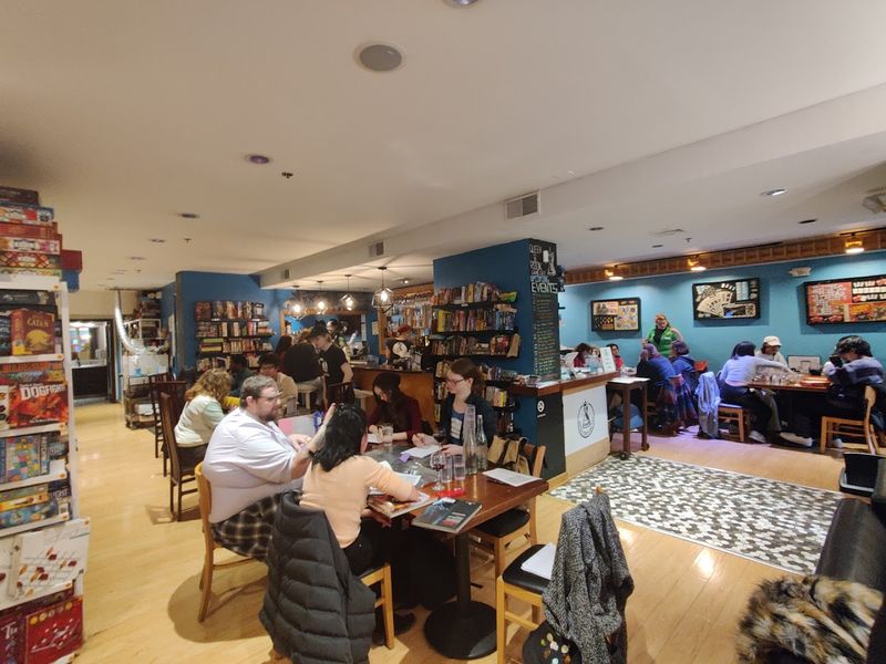 Hours That Work for Night Owls and Weekend Lunchers