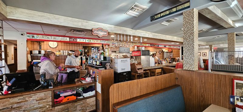 Decor, Ambiance, And That 50s Glow