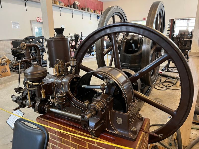 Hit-And-Miss Gas Engines Create A Unique Sound Experience