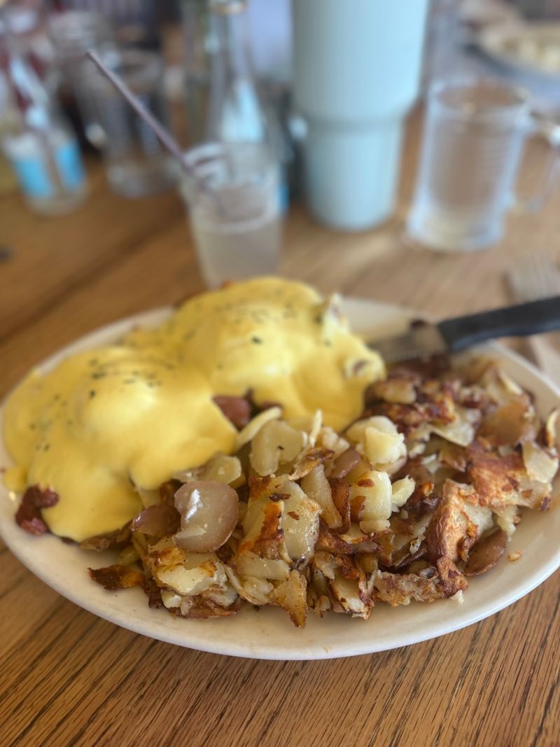 A Breakfast Menu Built For Deciding Slowly