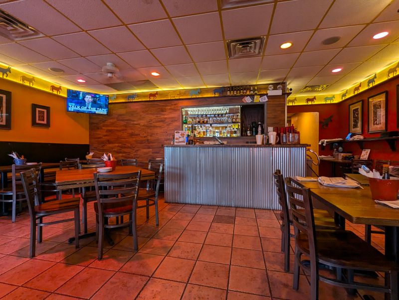 Decor, Ambiance, And Setting