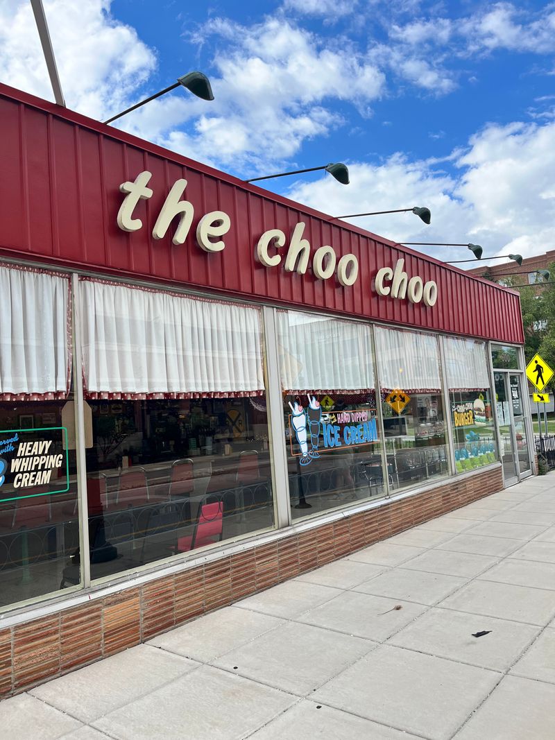 Decor, Ambiance, And Setting