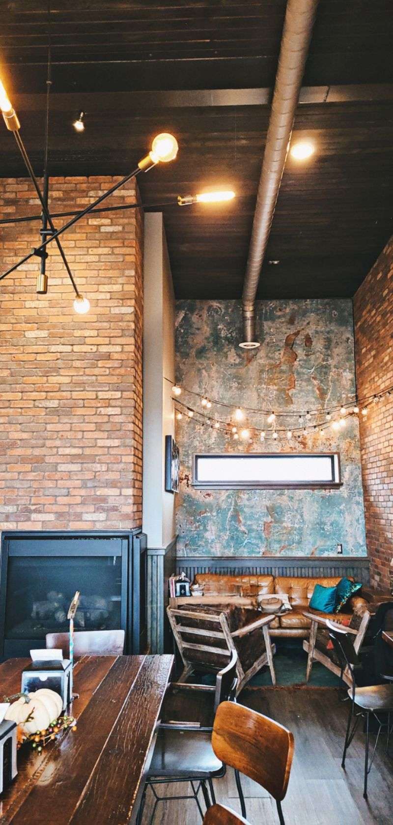 Decor, Ambiance, And Seating