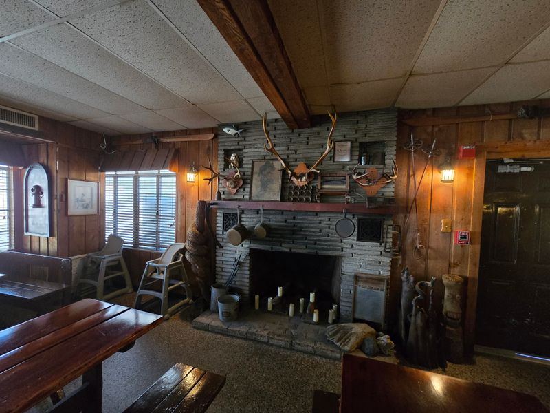 Decor, Ambiance, And Setting