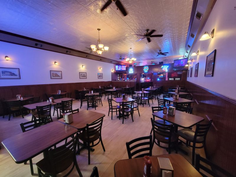 Decor, Ambiance, And Setting