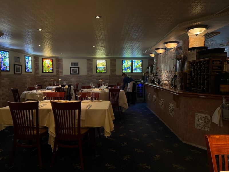 Decor, Ambiance, and Seating