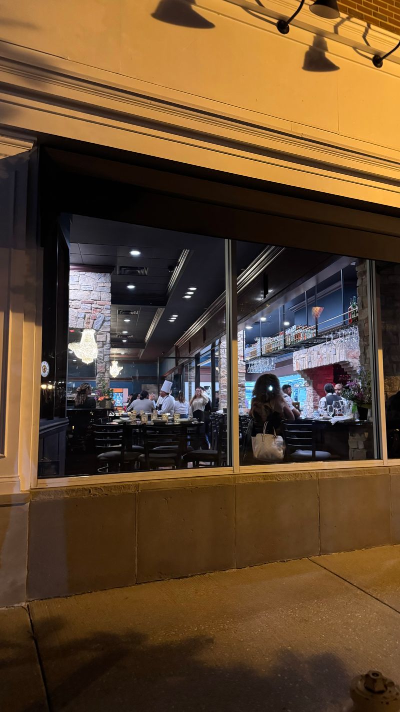 Decor, Ambiance, And Setting