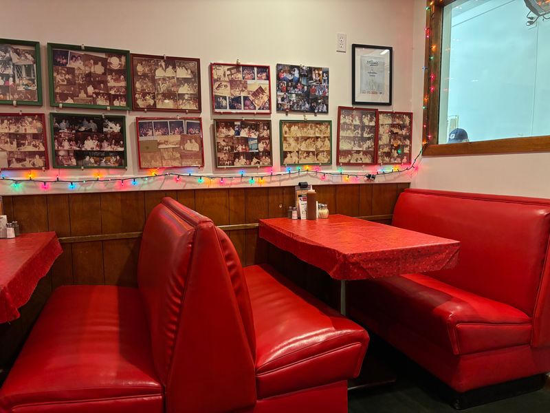 Decor, Ambiance, And Setting