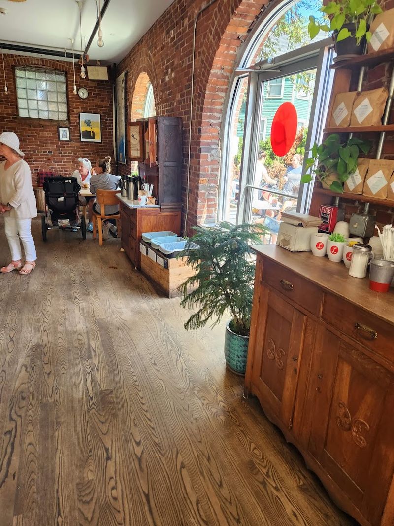 A Bright And Welcoming Space With Genuine Character A Bright And Welcoming Space With Genuine Character