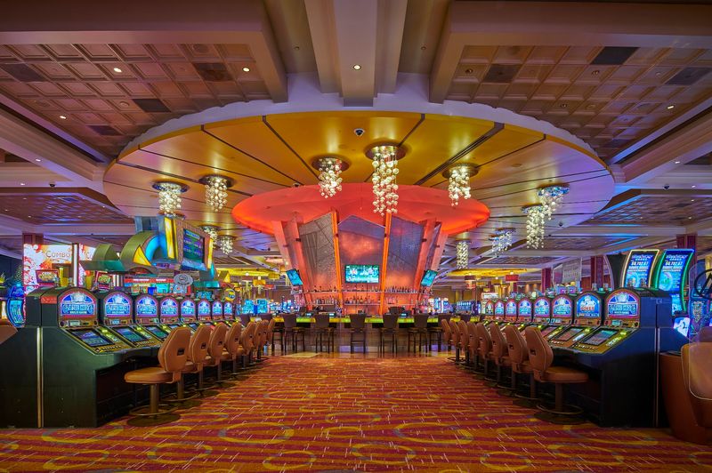 A Bright, No-Smoking-Friendly Casino Floor