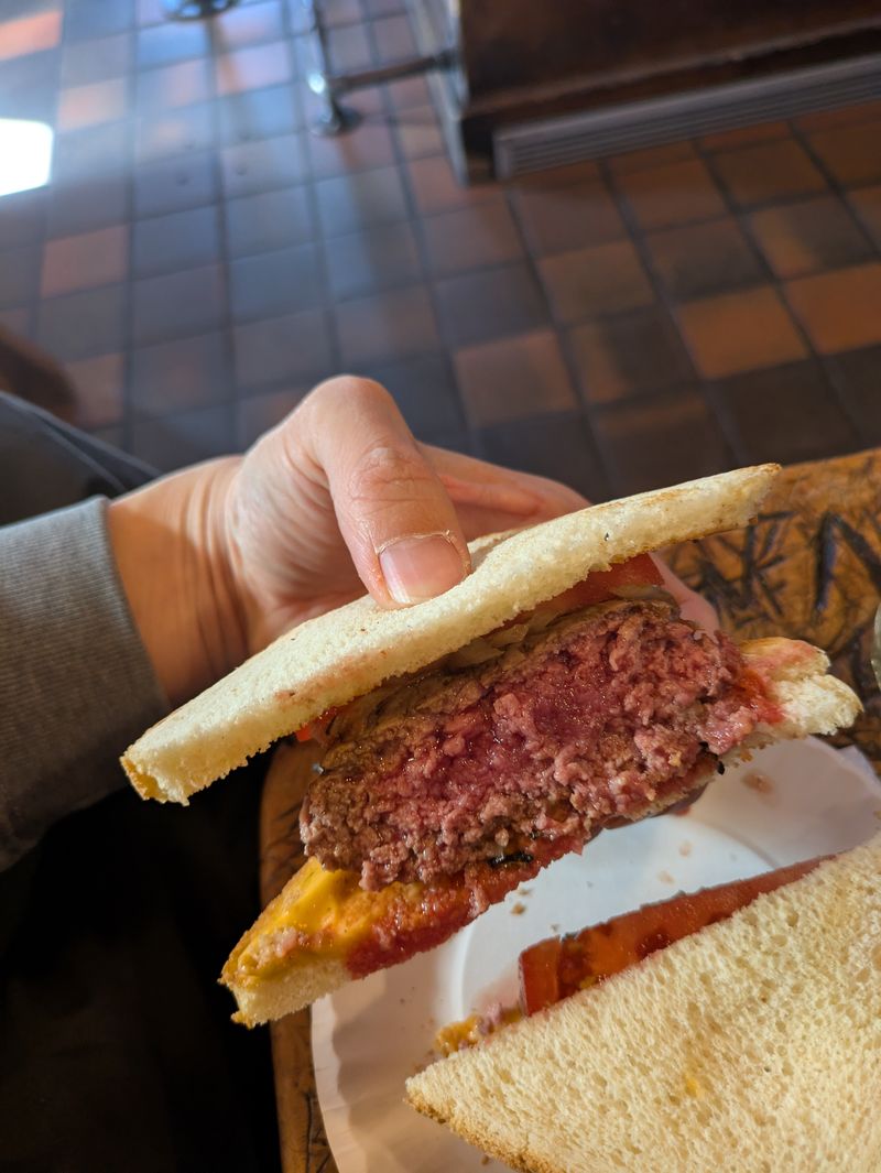  The First Bite That Redrew My Burger Map
