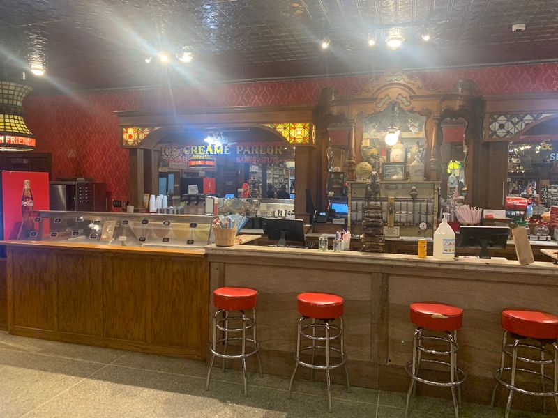 A Buffet That Has Been Feeding Tennessee For 60 Years