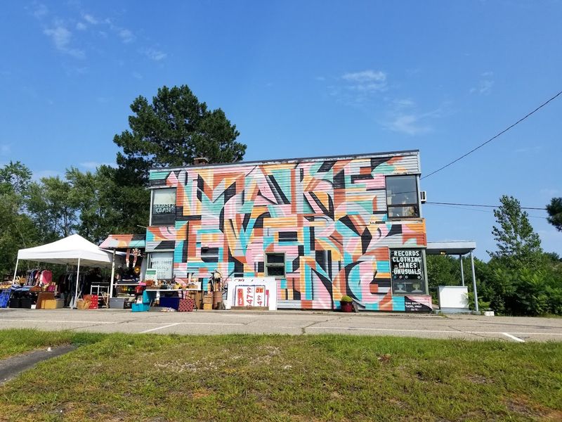 A Building You Cannot Miss