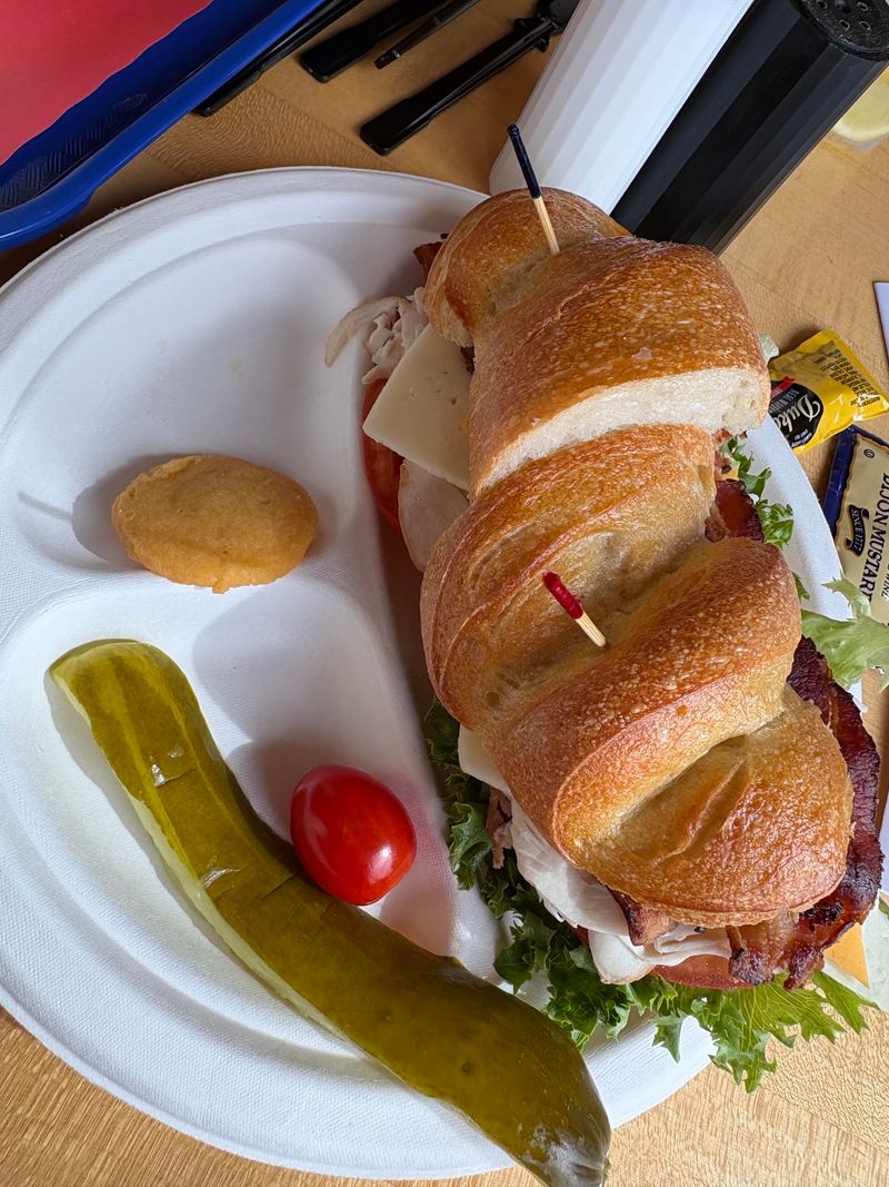 A Cafe Serving More Than Just Sweets A Cafe Serving More Than Just Sweets