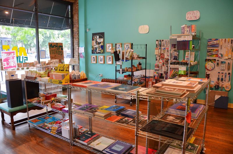 A Calm, Curated Space To Browse