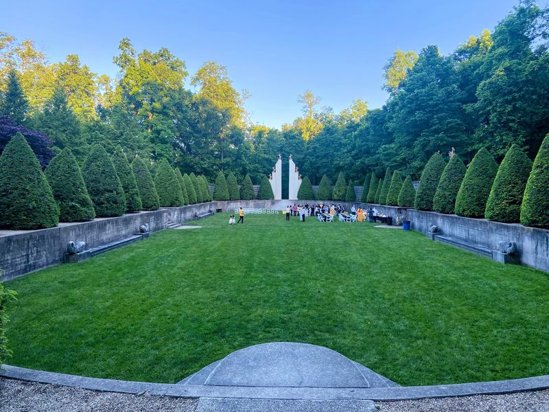 A Calm Spot For Families, Dog Walkers, And Daydreamers