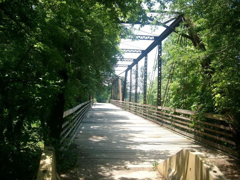 A Car-Free Crossing In The Heart Of Mahomet