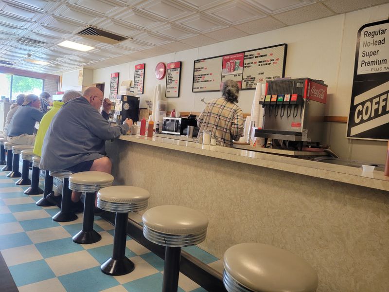 Authentic 1970s Diner Atmosphere That Transports You Back in Time