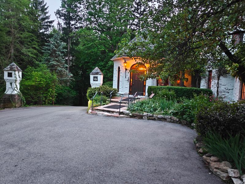 Four Acres Of Garden Paradise Surround Your Dining