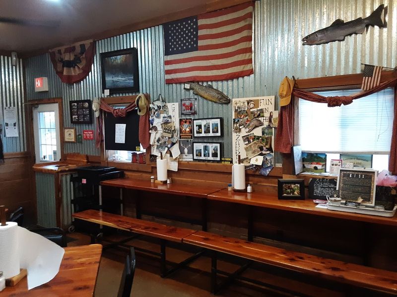 A Casual Arkansas Stop Built For Big Appetites