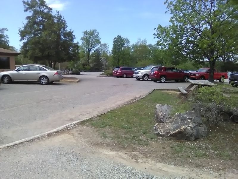 A Casual Lake-Area Stop That Feels Like A Find A Casual Lake-Area Stop That Feels Like A Find