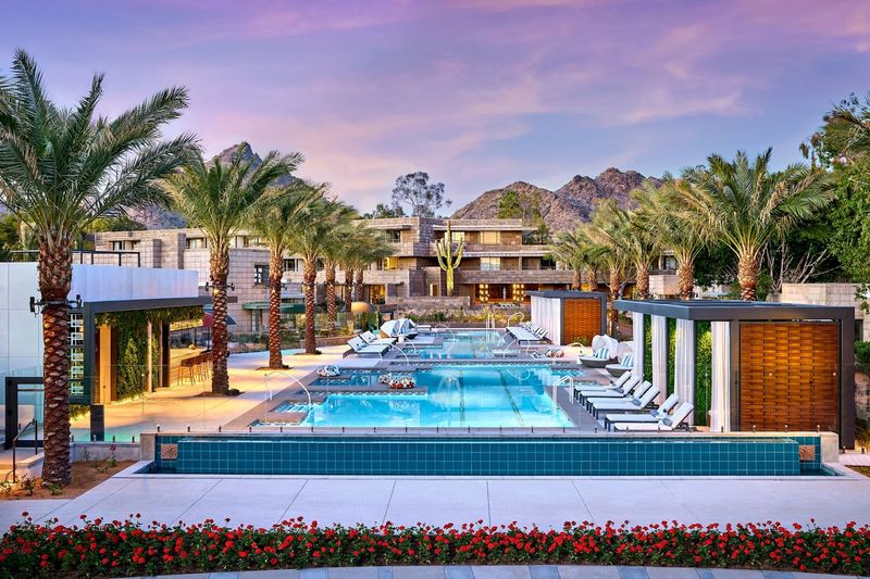 A Century Of Desert Glamour