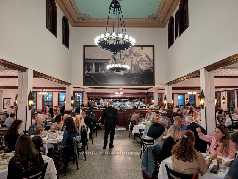 Ambiance That Balances Bustle And Grace