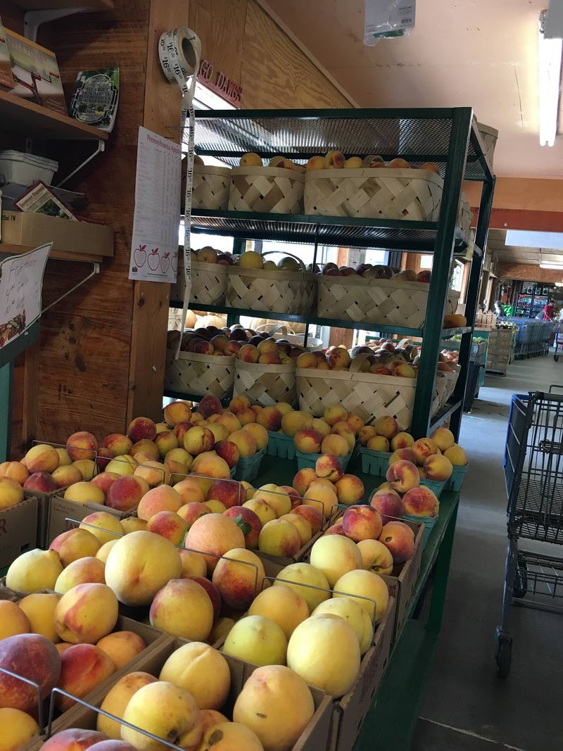 A Century Of Peaches Makes This Farm A True Georgia Legend