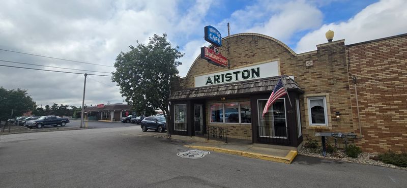 A Century-Old Landmark On Route 66
